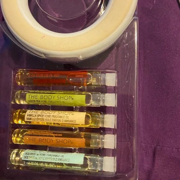 The Body Shop light bulb diffuser Fragrance Collection - Picture 2 of 3